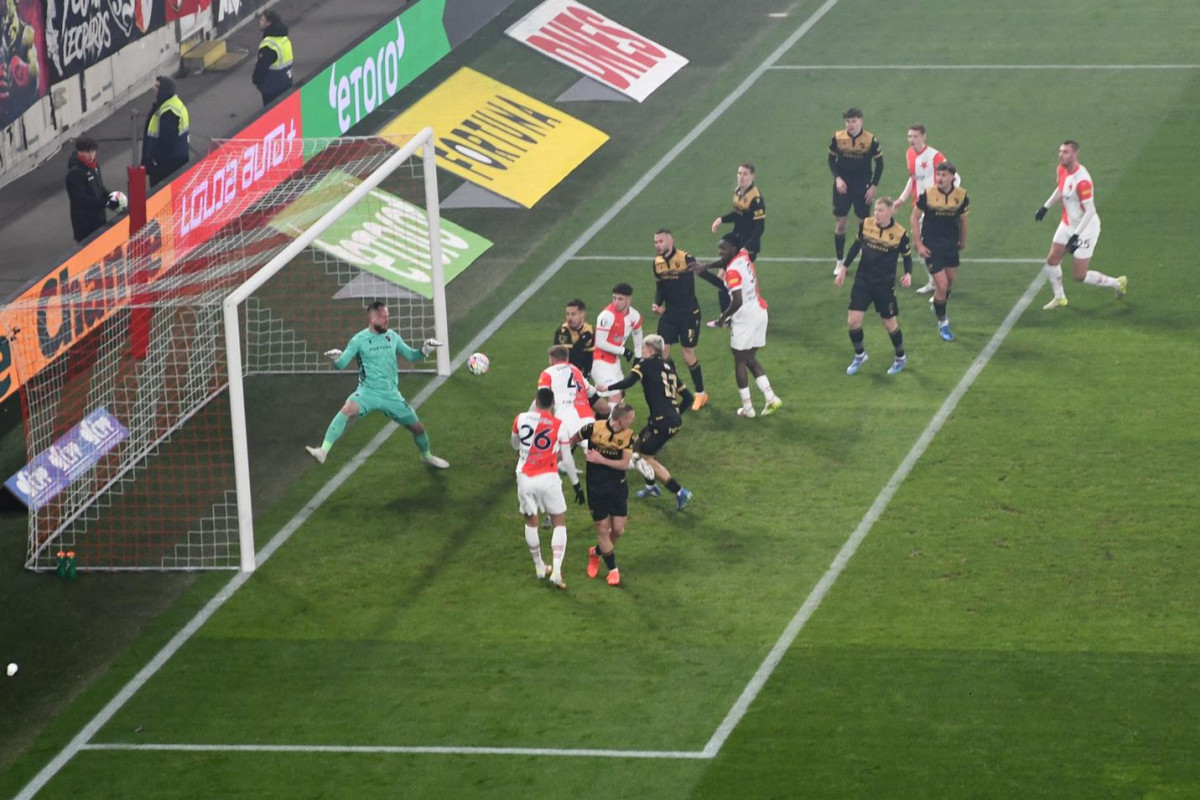 V Praze v Edenu byla zima a naštěstí pro domácí tým za něj hrál střelec gólu Tomáš Zima!  Slavia - Baník 1:0