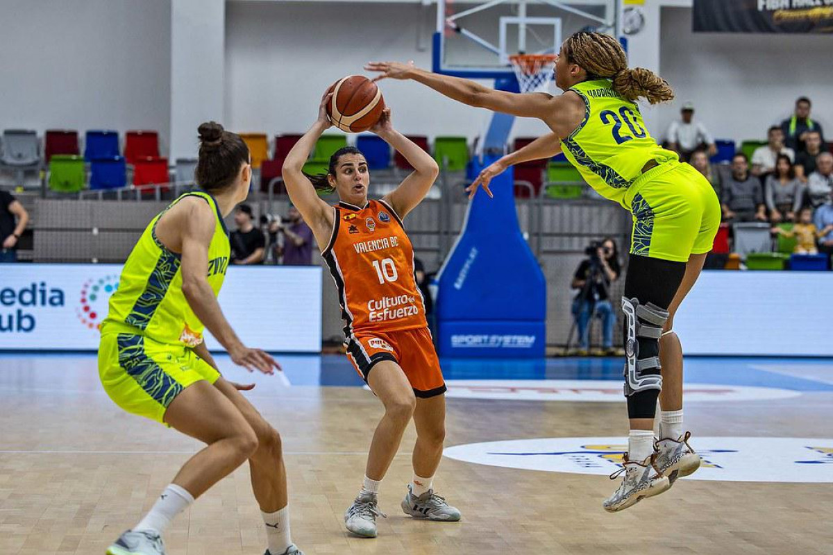 Jagupovová se trefila s klaksonem a basketbalistky USK v Eurolize prohrály s Valencií 64:67