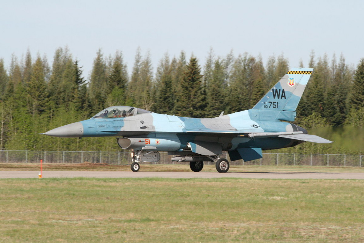 Hon na stíhačky F-16 je vyhlášen za otevřený na Ukrajině