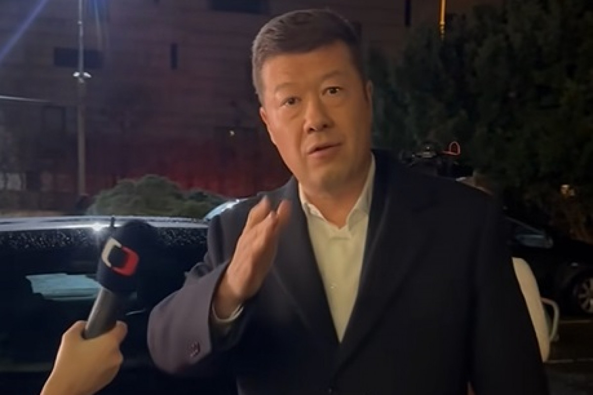 Okamura přepaden reportérkami ČT. Natáčel ale i "reportér SPD"