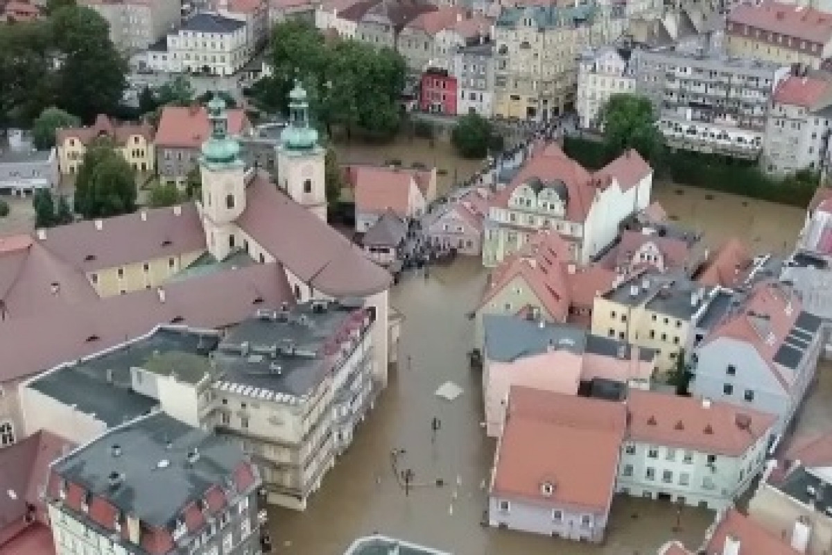 Smrtící záplavy v Evropě. Jaké budou ekonomické dopady?