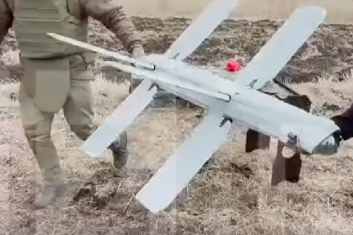 Dron Lancet zlikvidoval na letišti ukrajinské Su-25