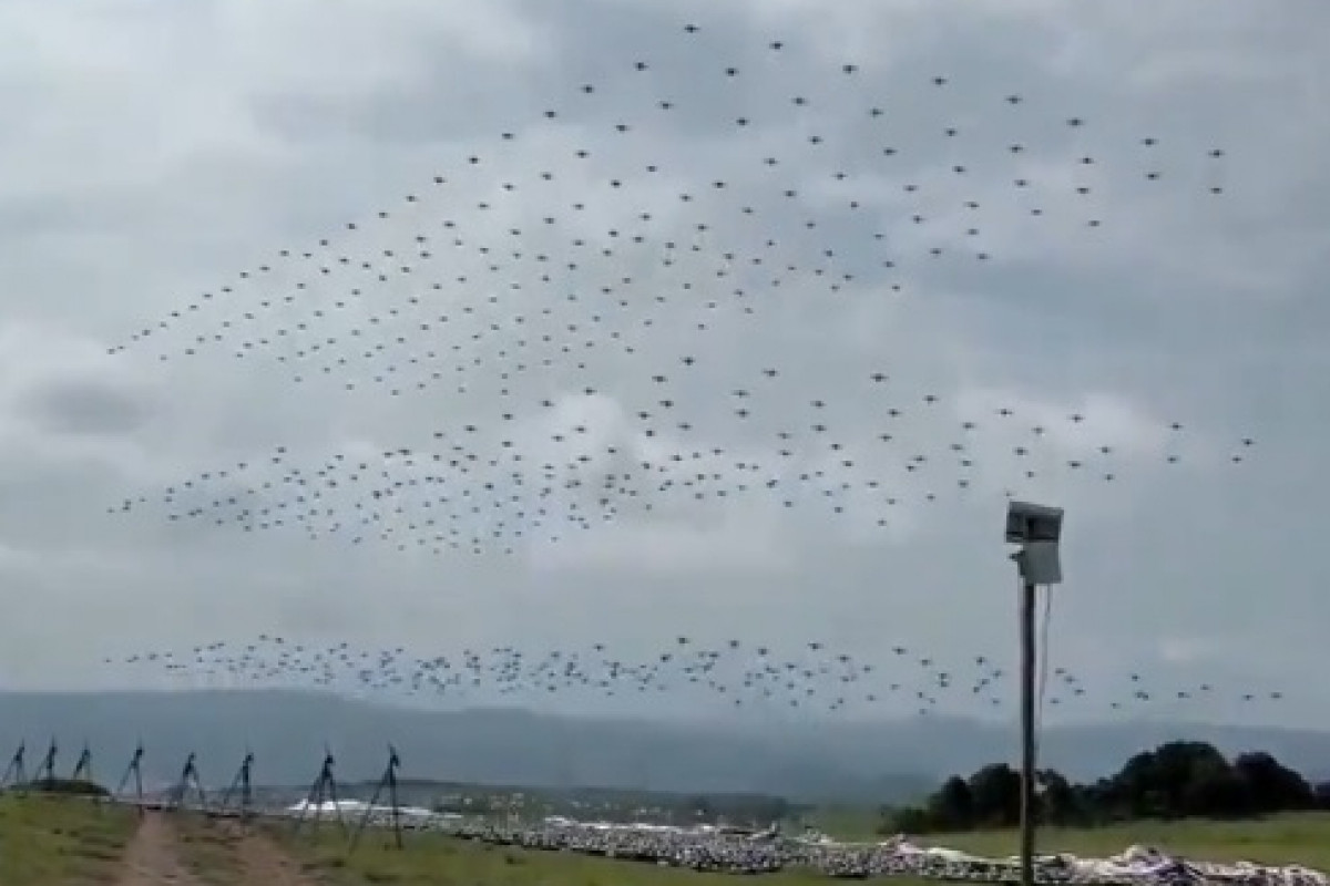 Nová budoucnost války? Čína pracuje na vývoji hejnových dronů