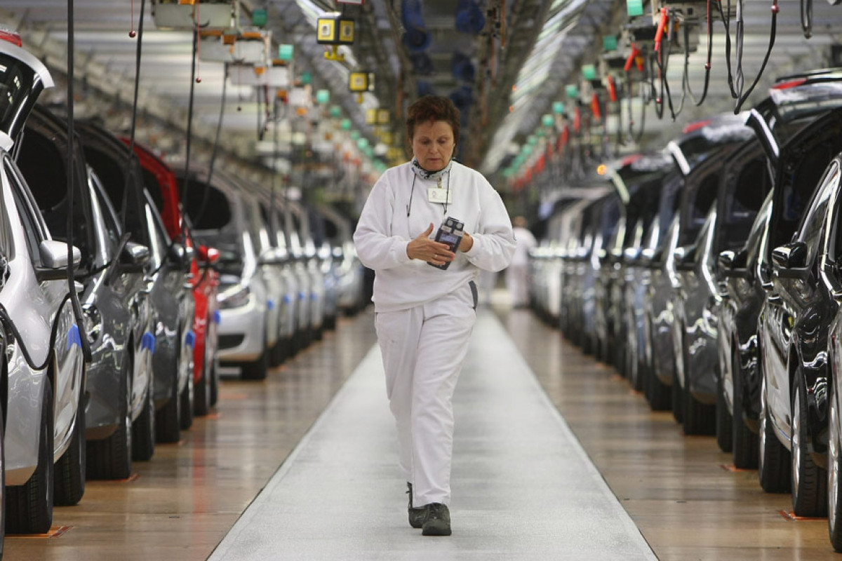 EU snižuje cla na čínské elektromobily po čínských protiopatřeních