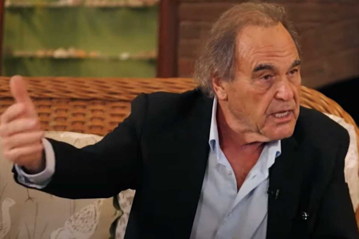 Oliver Stone: Skutečná „mírová“ politika USA, to je například bombardování Bělehradu